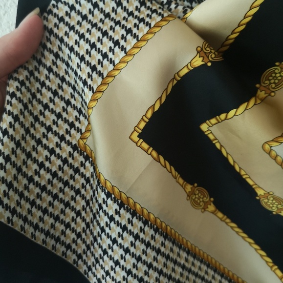 Fancy scarf - Picture 2 of 6